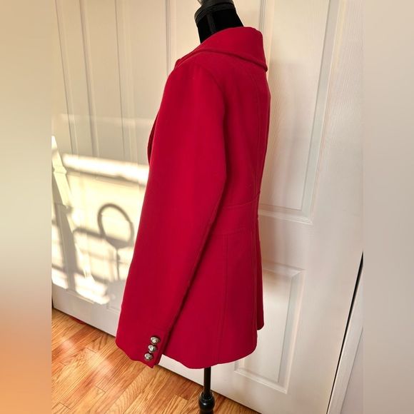 WHITE HOUSE BLACK MARKET Women's Red pea coat trench jacket pearl button
Sz M - Picture 7 of 16